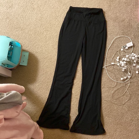 Black cross legged flare leggings - Picture 2 of 4